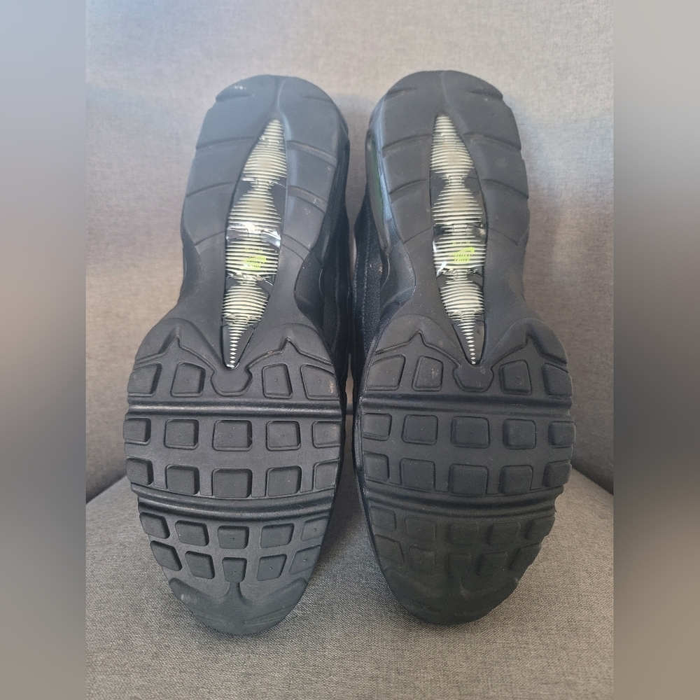 Nike Air Max 95 Essential Black Volt Shoes Men's Size 14 - Picture 5 of 6